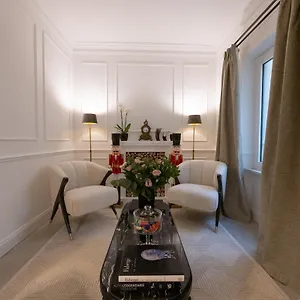 https://la-scalinata.it-romehotels.com