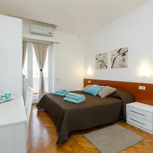 roma-trastevere-relais-guest-house.it-romehotels.com/